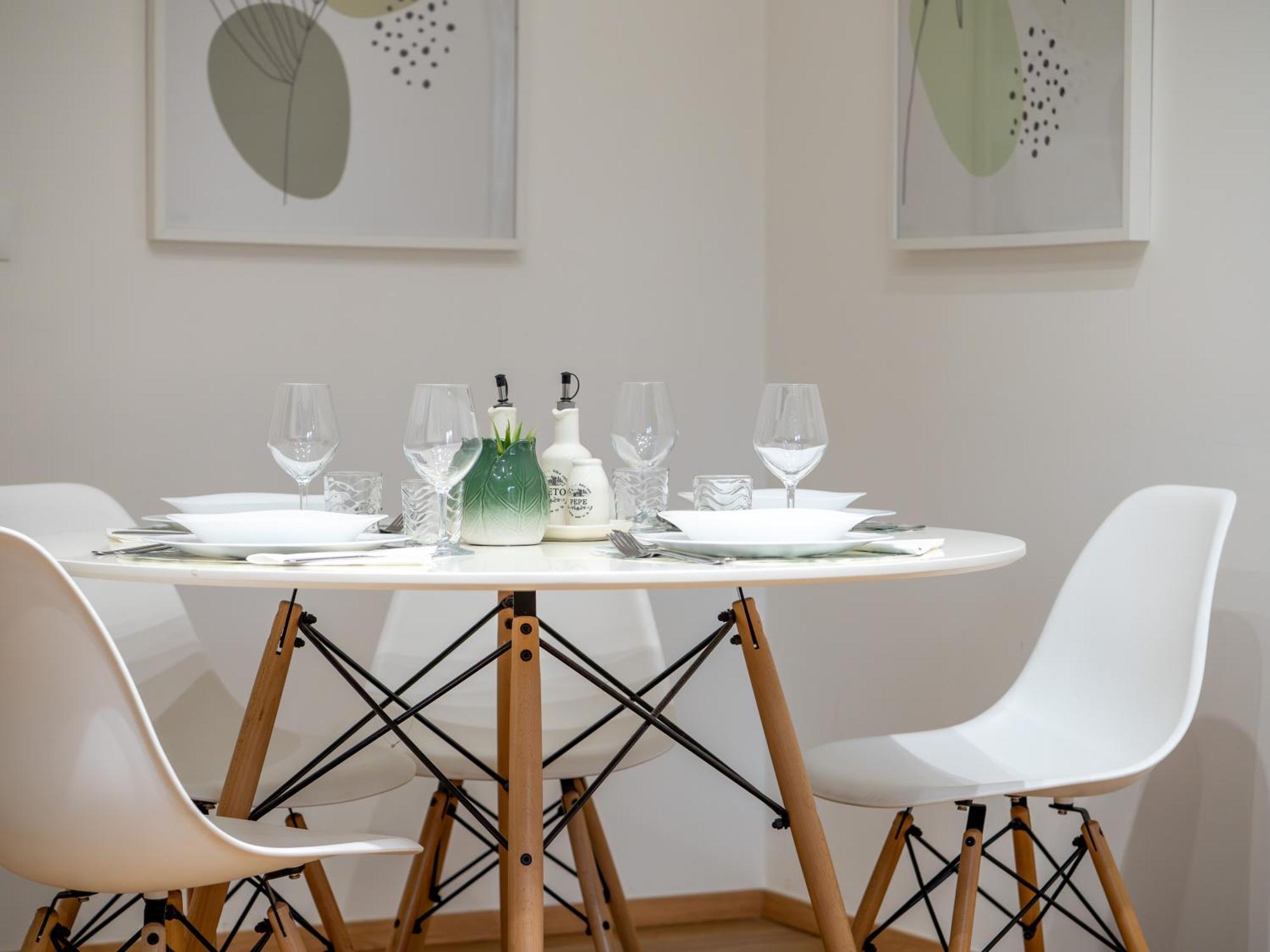 Milano 5 Guests - Modern Apt With Balcony Exterior foto